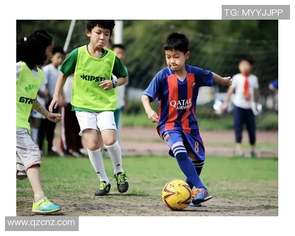 童年照中的足球梦揭秘那些年我们追逐的足球明星们