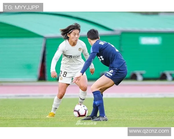 足球明星与中国舞女的完美结合展现魅力与风采的精彩瞬间