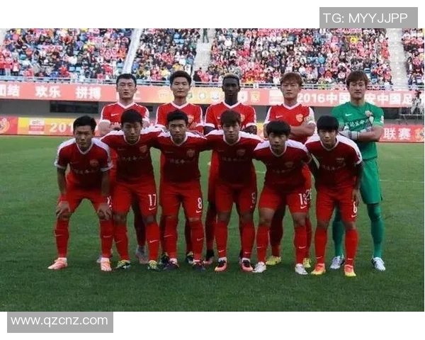 重庆排球队以80分领跑邀请赛积分榜展现强劲实力和团队合作精神